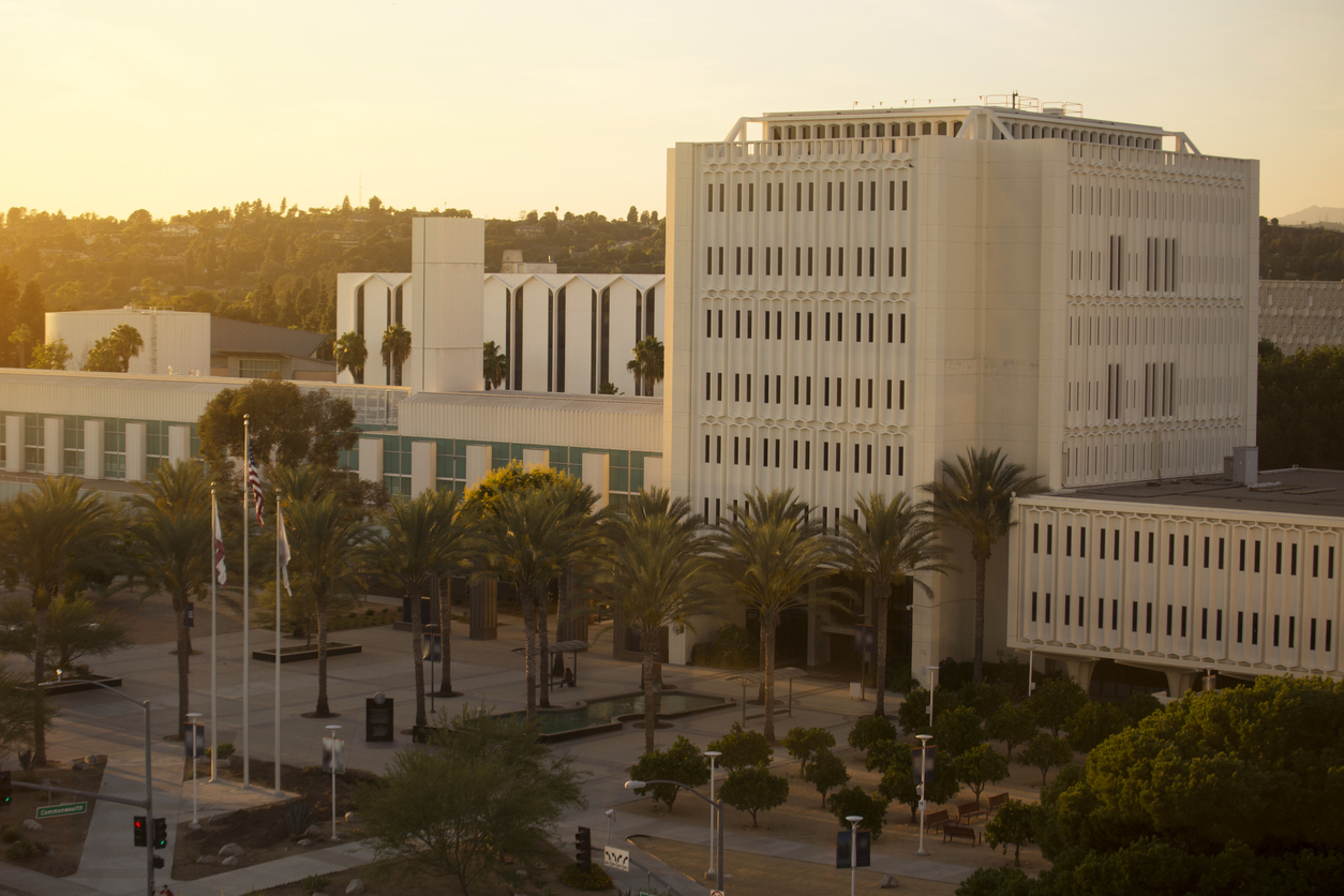 Capacitando o sucesso dos alunos: a parceria transformadora entre a Liaison e a California State University